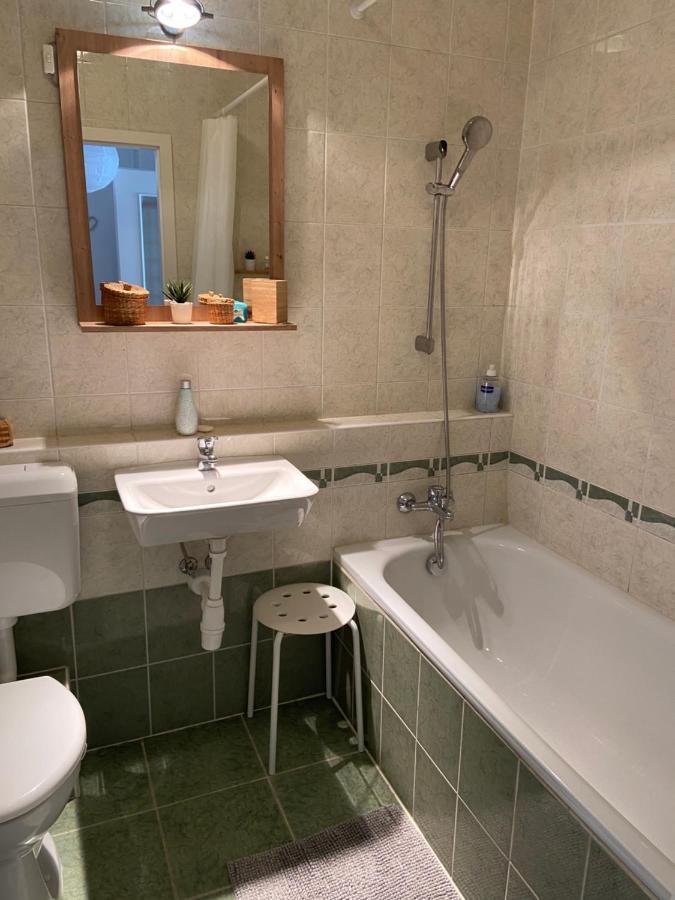 Gyoengy Apartman Sopron Exteriör bild